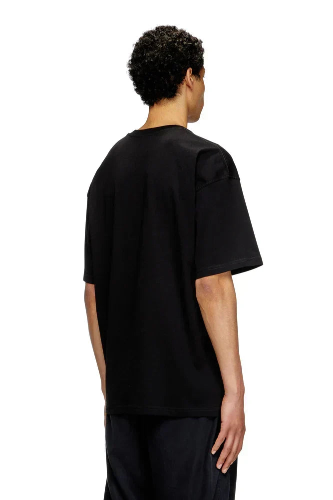 T-shirt with spray-effect print