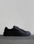 Fade Essential Black Sneakers