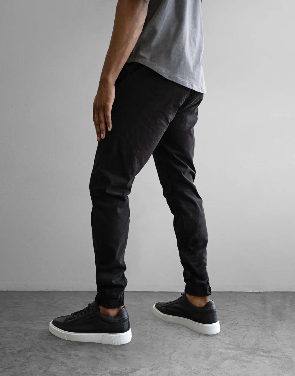 Fade Essential Cuffed Jogger Black - view 2