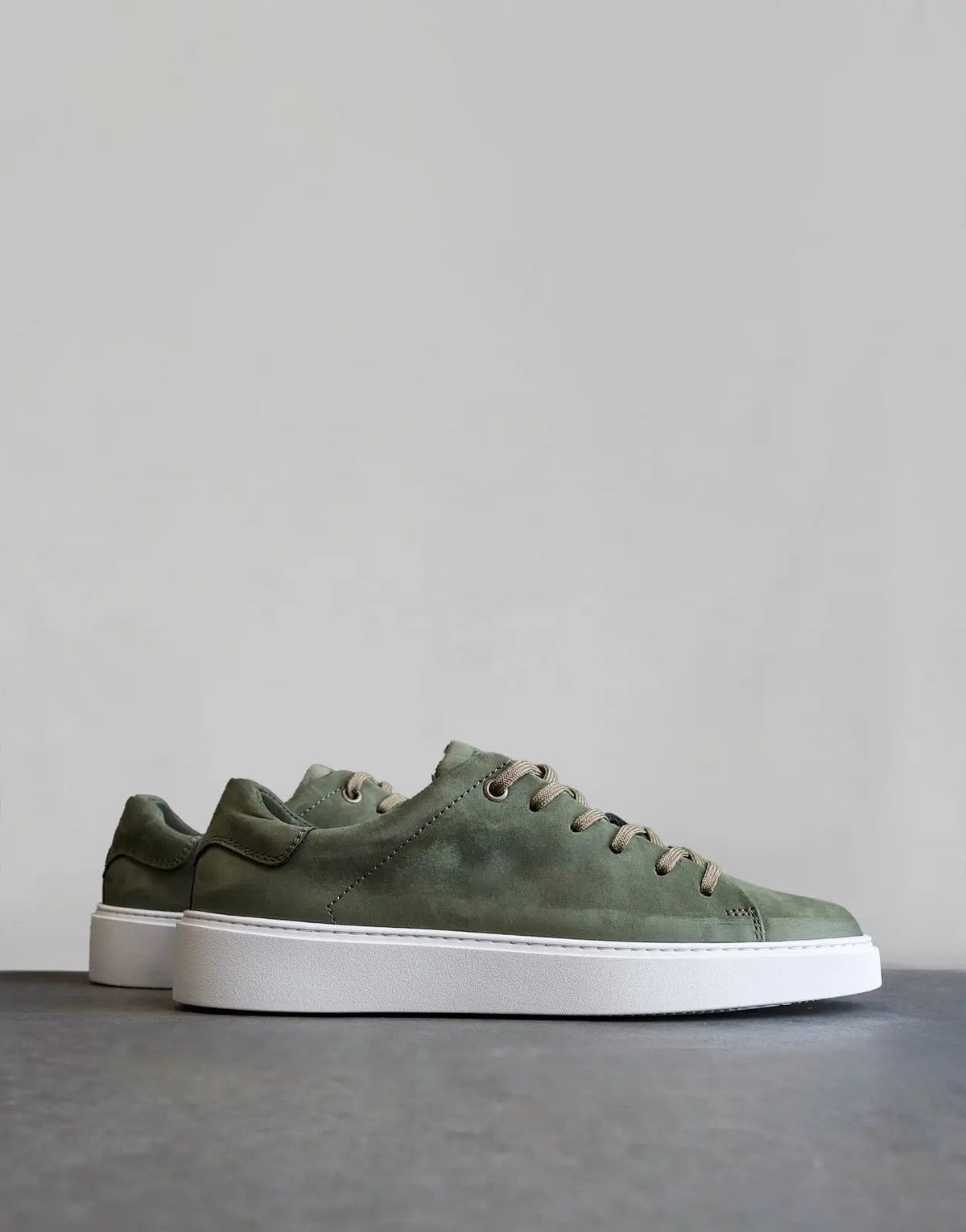 Fade Essential Green Sneakers - view 3