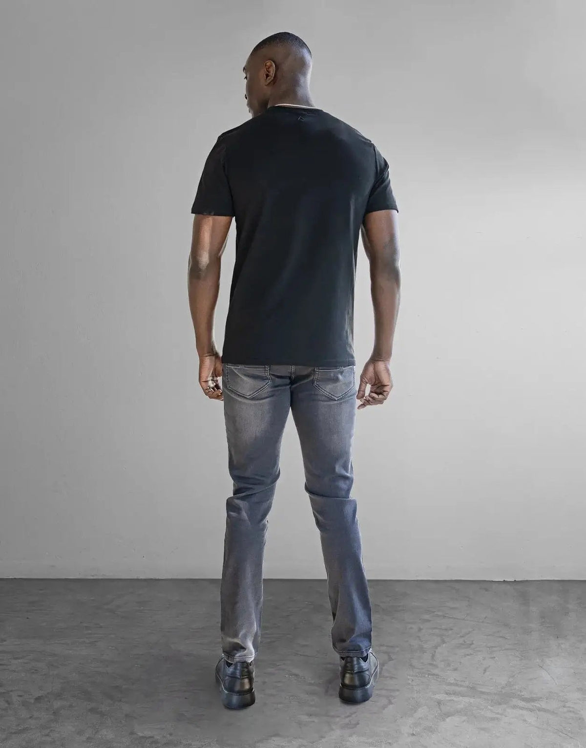 Fade Iconic Badge Black T-Shirt - view 4