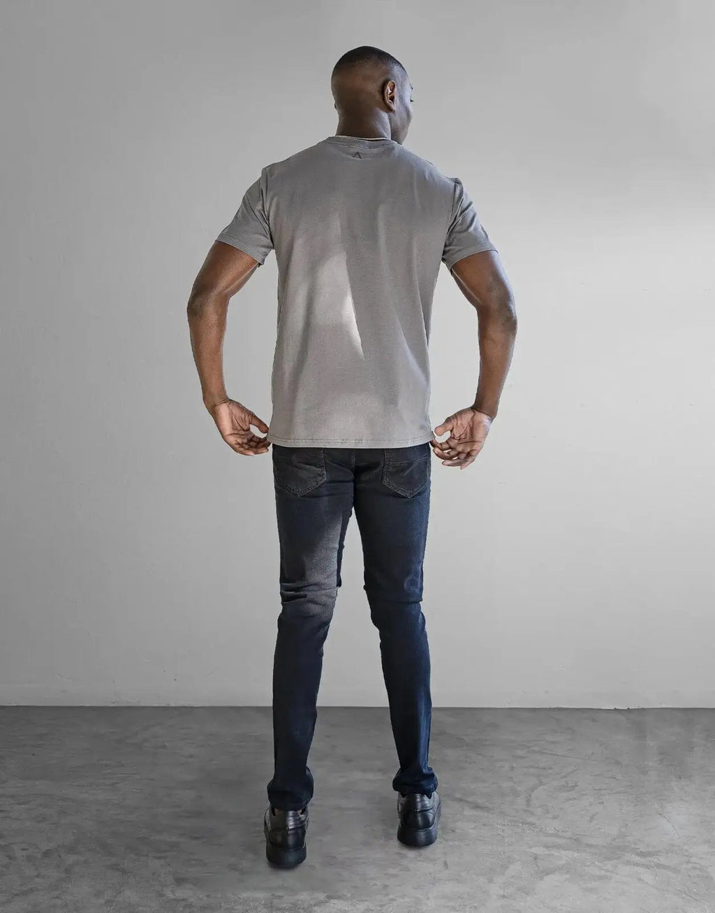 Fade Iconic Badge Grey T-Shirt - view 4