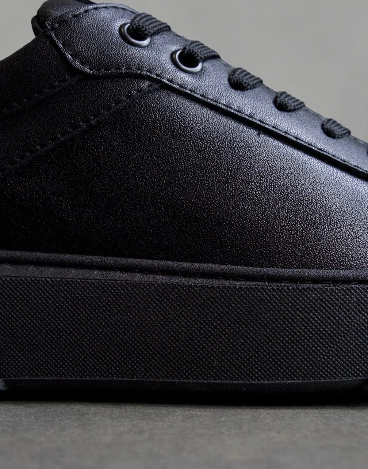 Fade Iconic II Black Sneaker - view 5