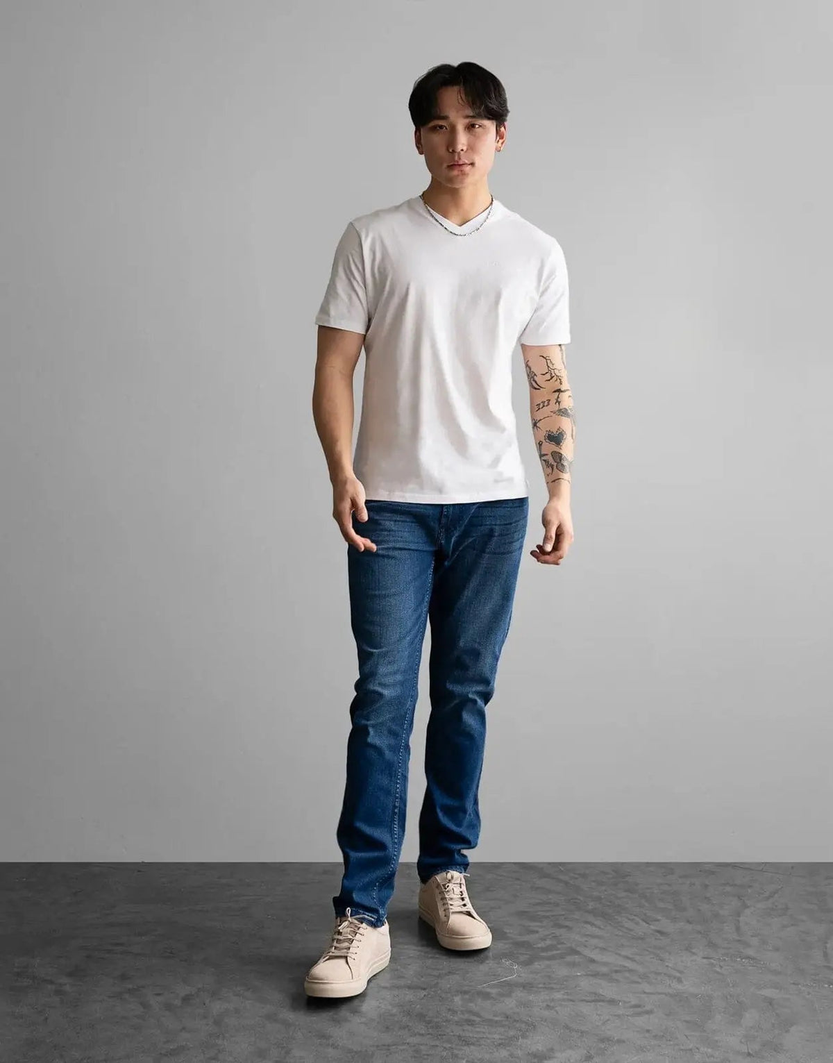 Fade Essential V-Neck White T-Shirt - view 4