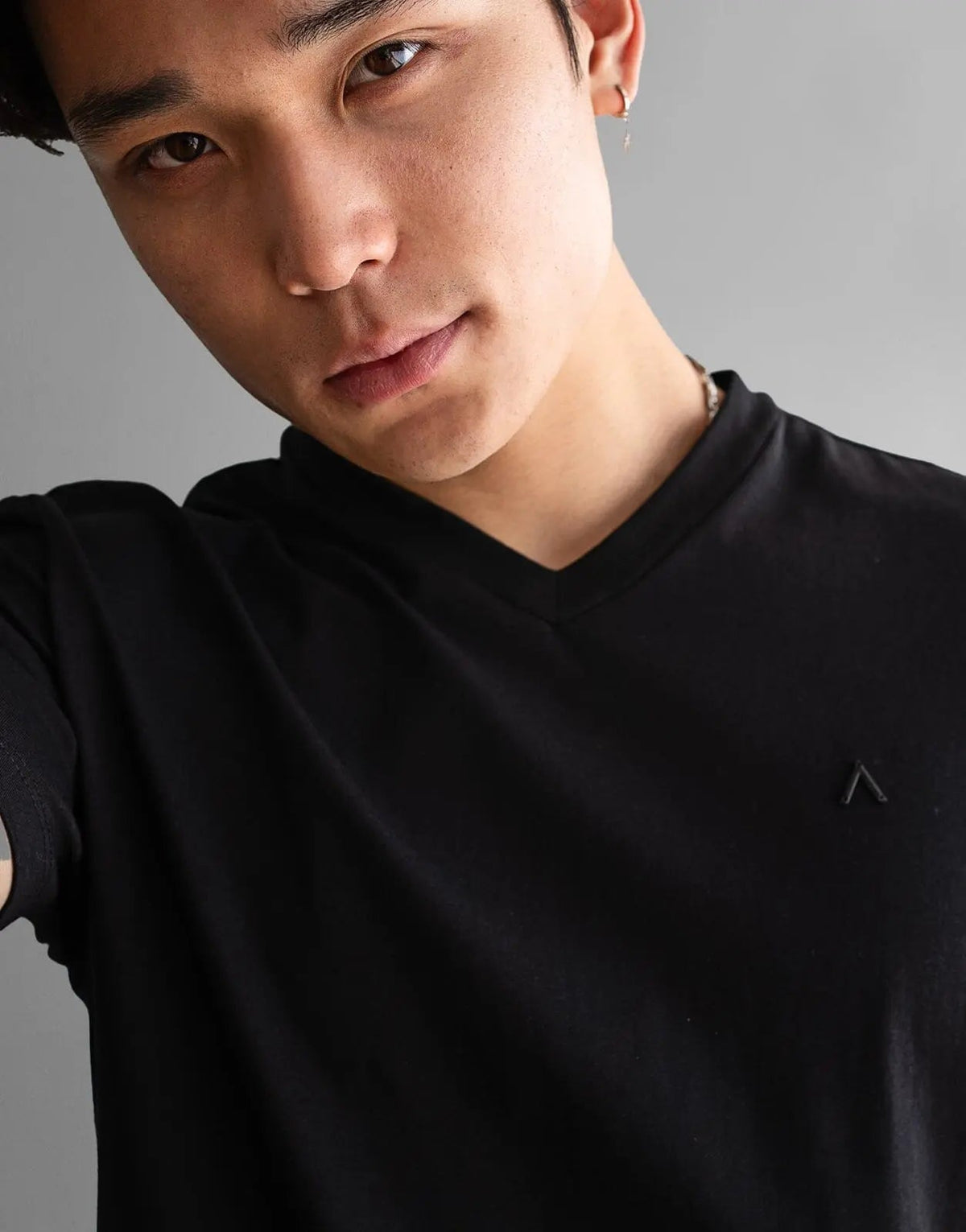 Fade Icon V-Neck Black T-Shirt - view 3