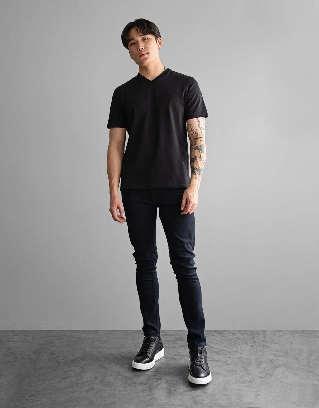 Fade Icon V-Neck Black T-Shirt - view 4
