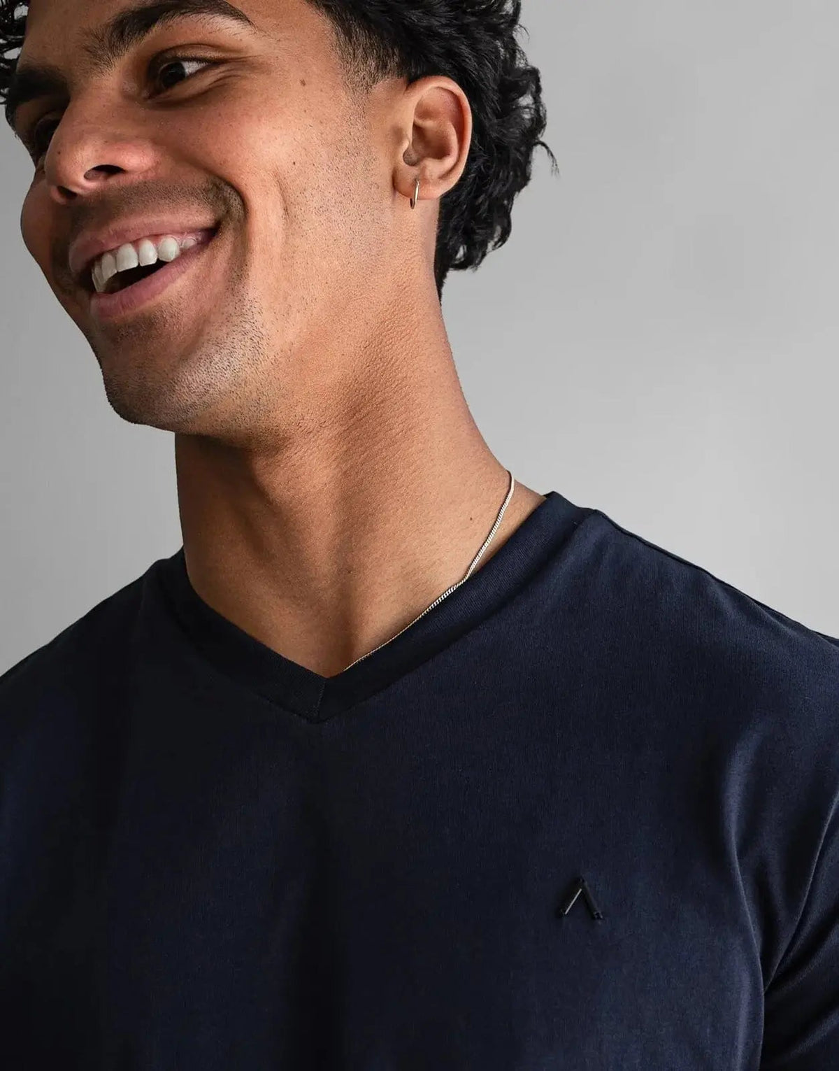 Fade Icon V-Neck Navy T-Shirt - view 3